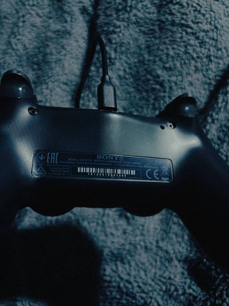 PS4 Original Controller (Box Pulled) 2