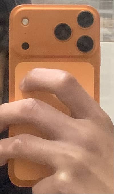 Iphone Xr 89 bh 64 gb 17 pro mai convert hai mnm hai