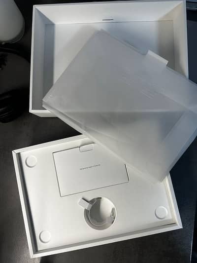 MacBook M2 Air With Box (2022)