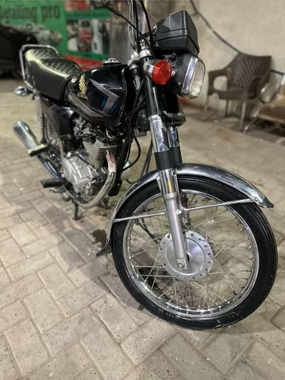 Honda CG 125 - 2016 Model [Excenllent Condition]