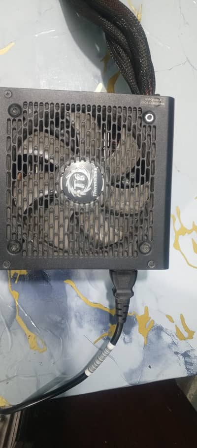 Thermaltech 700 watt RGB power supply with sata and molex