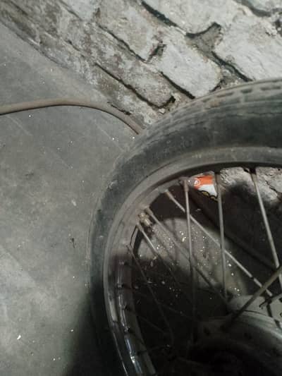 dhoom bike ha condition apky samny ha engine ok ha