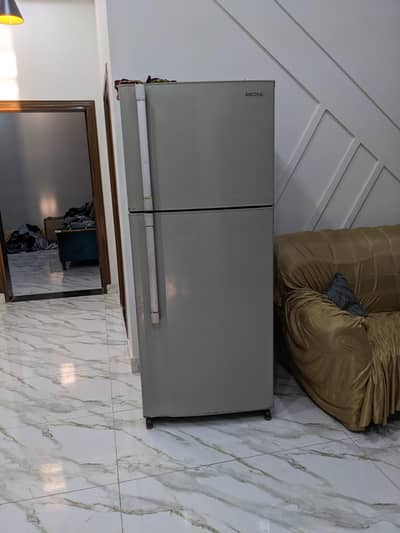 excellent condition full size frig