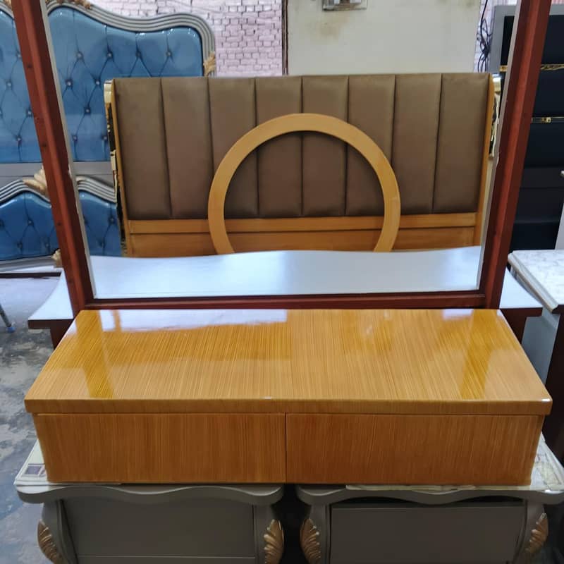 Bed, poshing  with dressing 2