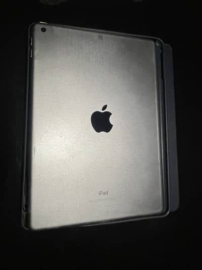 IPad 6th Generation 128 GB with box