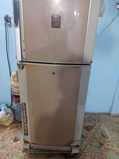 Seller's number; 3292275024 , call if you want . .