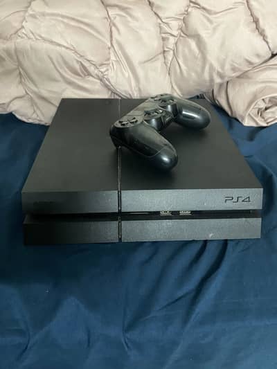 Playstation 4 FOR SALE
