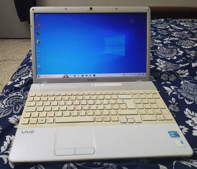 SONY VAIO LAPTOP - core i3