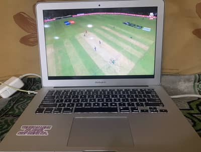 Apple MacBook Air 13” 2017 | Core i5 | 8GB RAM | 128GB SSD | Used