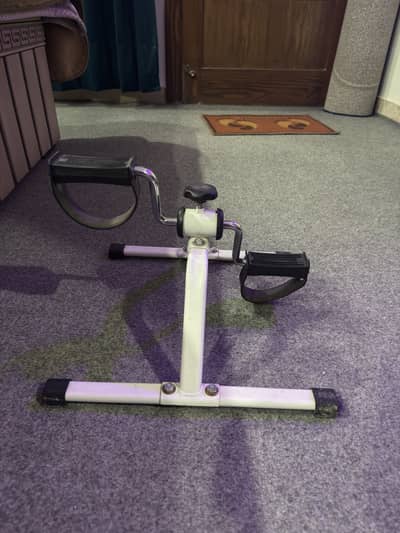 Half gym cycle for legs