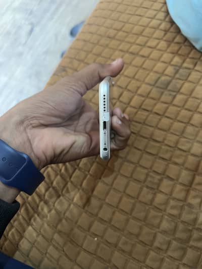 iPhone 6s non pta sim working all ok battery 100  64 gb all ok