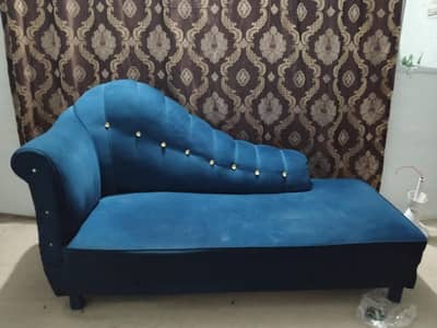 dewan in a very good condition not used much just placed in a room