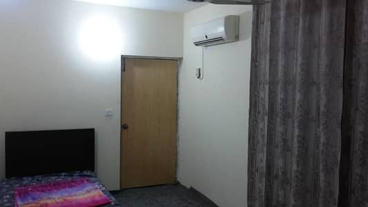 Furnished room available in Gulberg 3 near Xinhua Mall and Hotel One