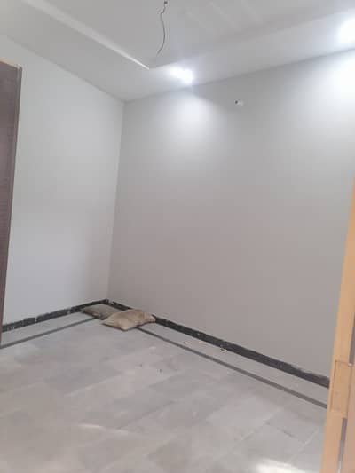 1 room available for rent in h13