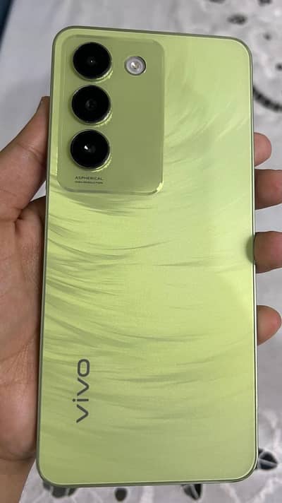 Vivo Y100 PTA Approved –like new condition+box -Minor screen crack
