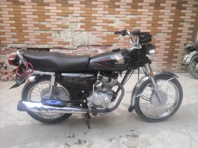 Honda CG 125 Black (Urgent Sale)