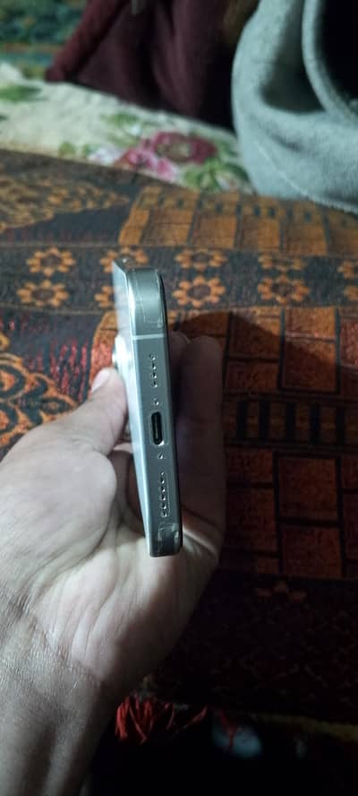 I phone 15promax 256gb jv batry health 84  cycle 498 color white