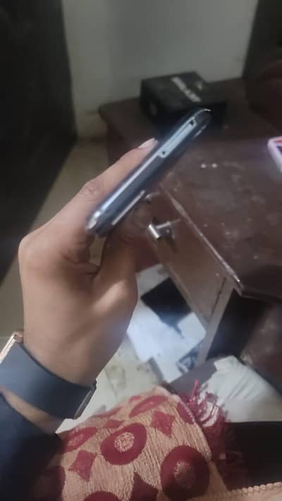 vivo y21 4+1gb 64gb all ok wiith box