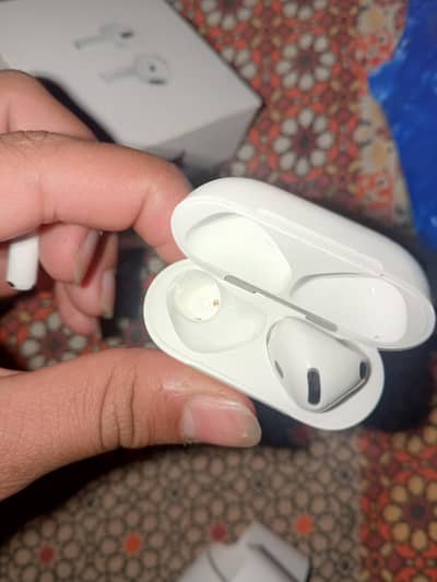 Earpods Brand new Straight from (America).