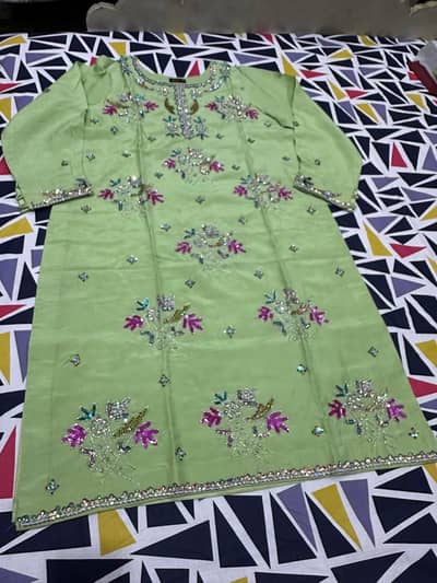 This is 3 piece aneela's dress