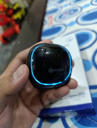 Ronin R-520 Bluetooth Earbuds In Excellent Condition