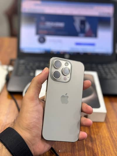 iPhone 15 pro max 256gb natural titanium