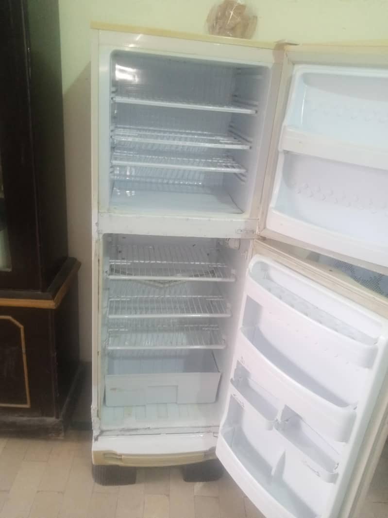 used refrigarnator 2