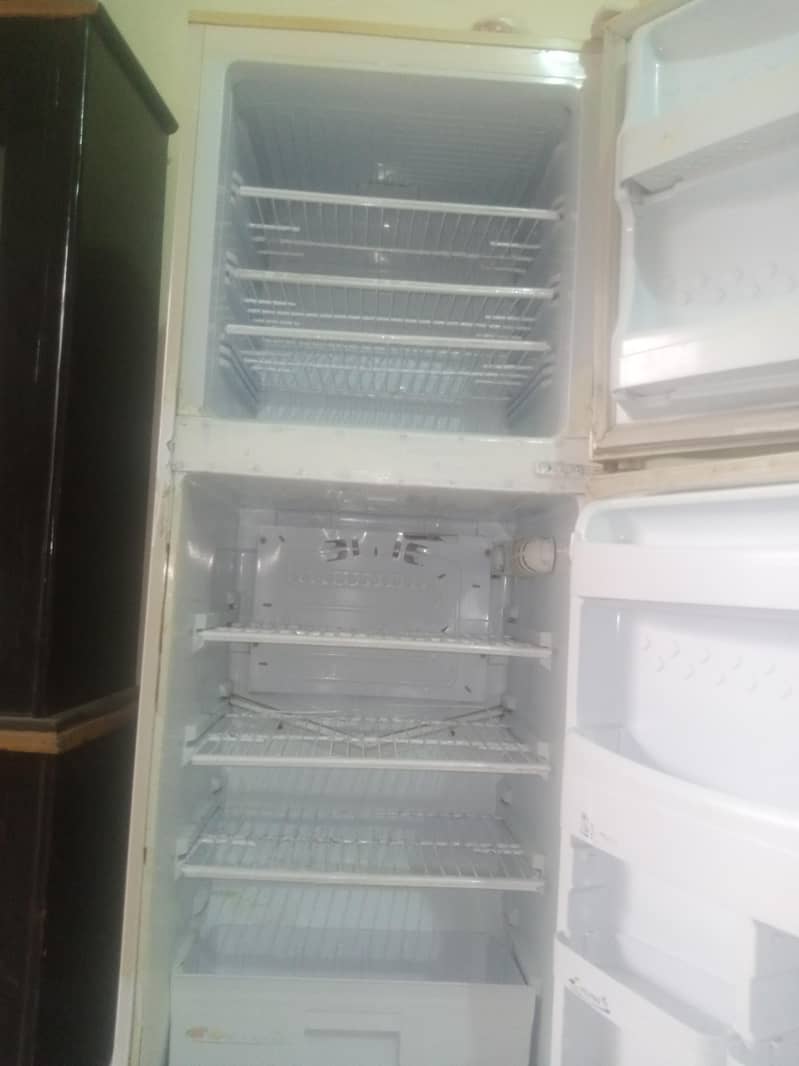 used refrigarnator 3