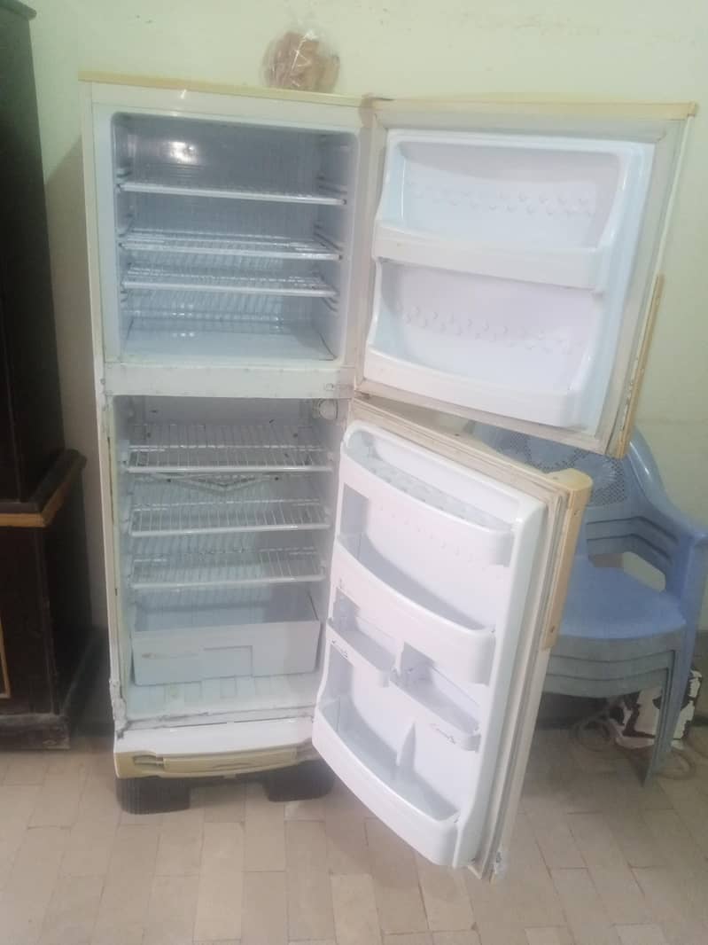 used refrigarnator 4