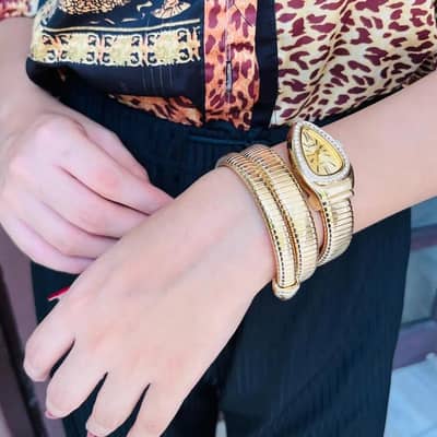 Women's elegant bracelet strap for a premium feel watch 1