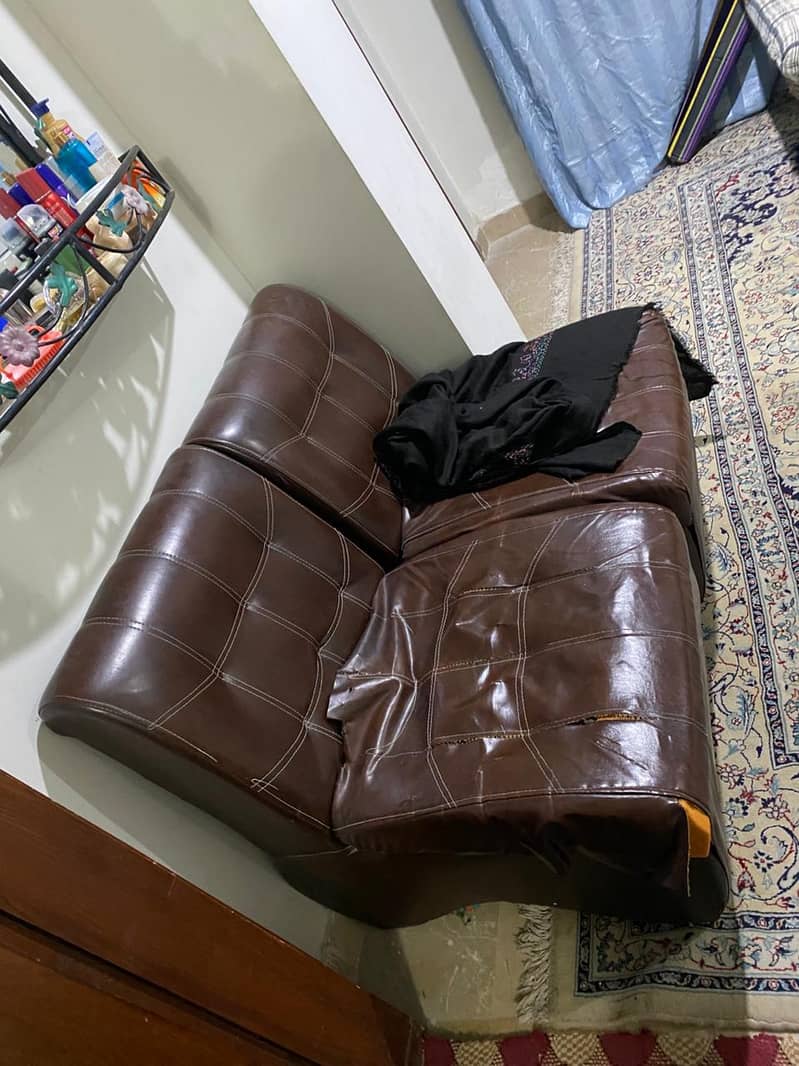 6 sofas in good condition 3