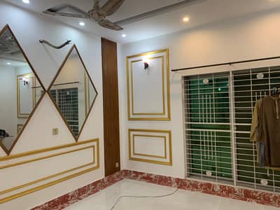 10 Marla Luxury House Available For Sale Hot Locality