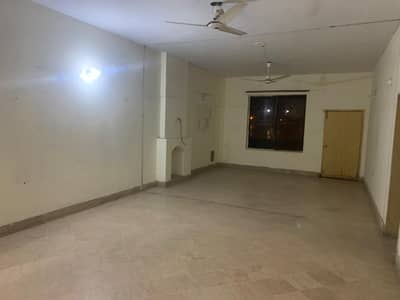 1 KANAL DOUBLE COMMERCIAL BUILDING 200 FT ROAD