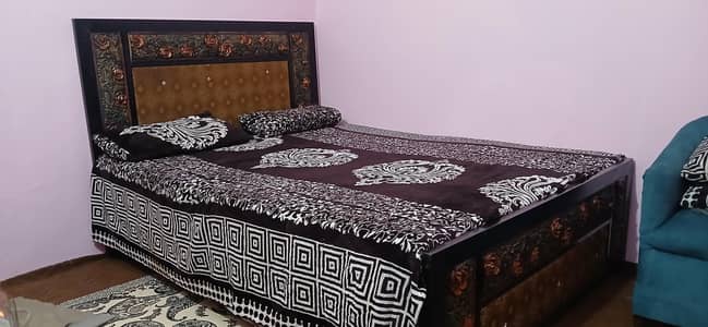 Queen Size Iron Bed for Sale (Mattress Included)