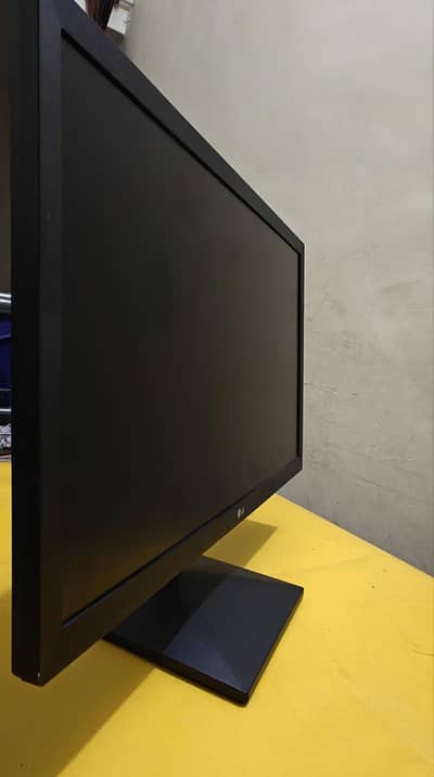 LG 22" Full HD Monitor - 75Hz / 1ms (Model: 22MK400H)