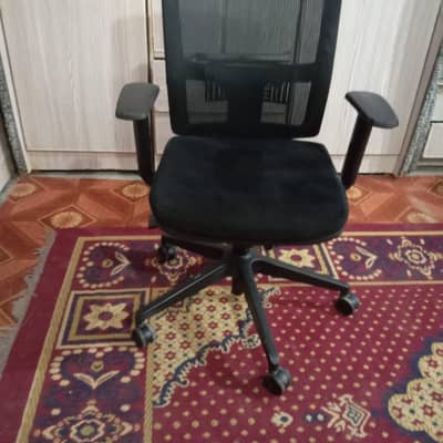 revolving chair good condition comfortable office chair