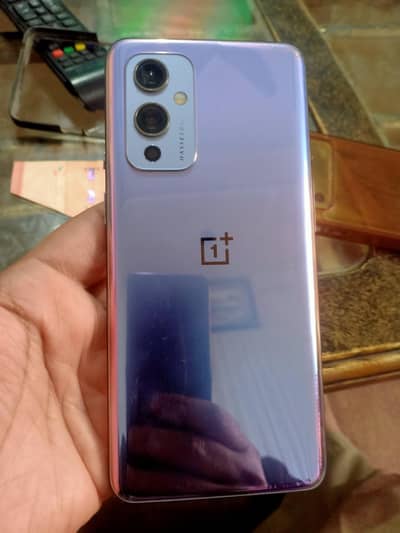 Oneplus9 Panel main lines hain or koii fault ya msla nii hai