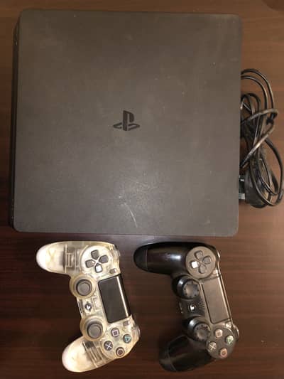 PlayStation-4 Slim