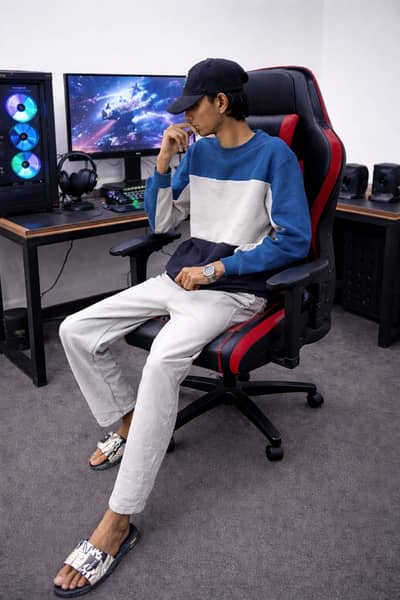 Gaming Chairs available.