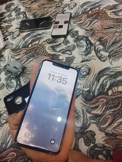 I PHONE XS MAX PTA APPROVED DAUL SIM