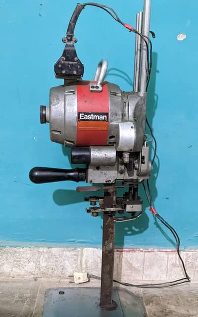 cloth cutting machine