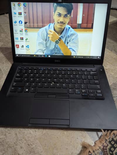 Dell latitude condition 10/10 Whatsapp 03349738656