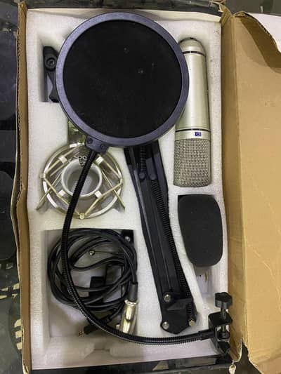 Bm800 Pro large Diaphragm Condenser Microphone - USB Sound Card
