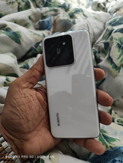 Xiaomi 14 (superb Flagship batter than samsung n Apple)