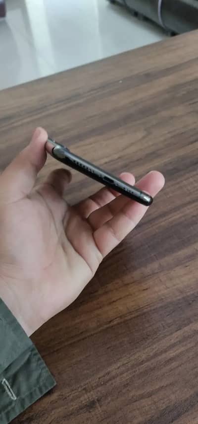 iphone 11 pro max 93 health factoy unlock  4 month sim workng