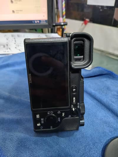 Sony a6400 16mm . 1.4