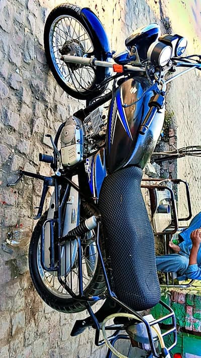 I m seiling Suzuki 150 only book original