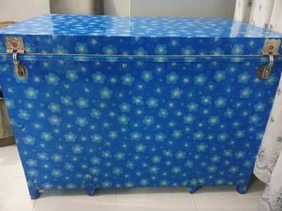 iron trunk(sandooq,baqsa)