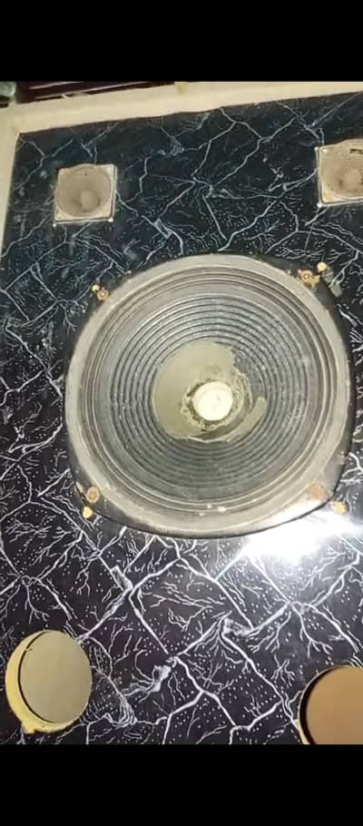 arjent sell krni hai. 03431128986. . aik12 ench ka . baki do 10.10 ka ha