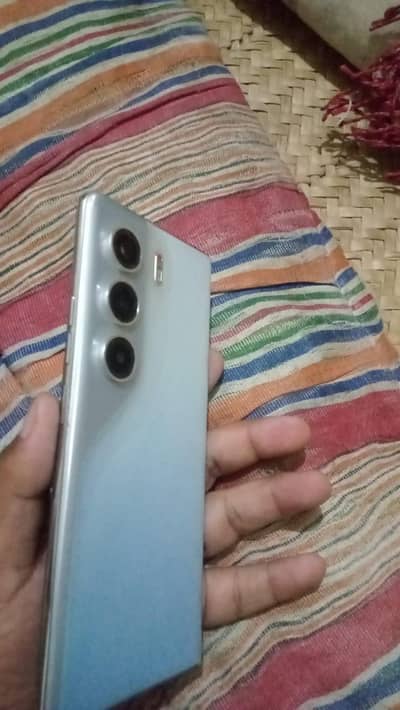 Tecno camon 40 pro